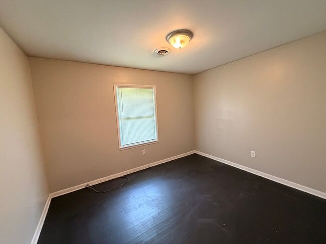 Building Photo - 1706 Minerva Dr