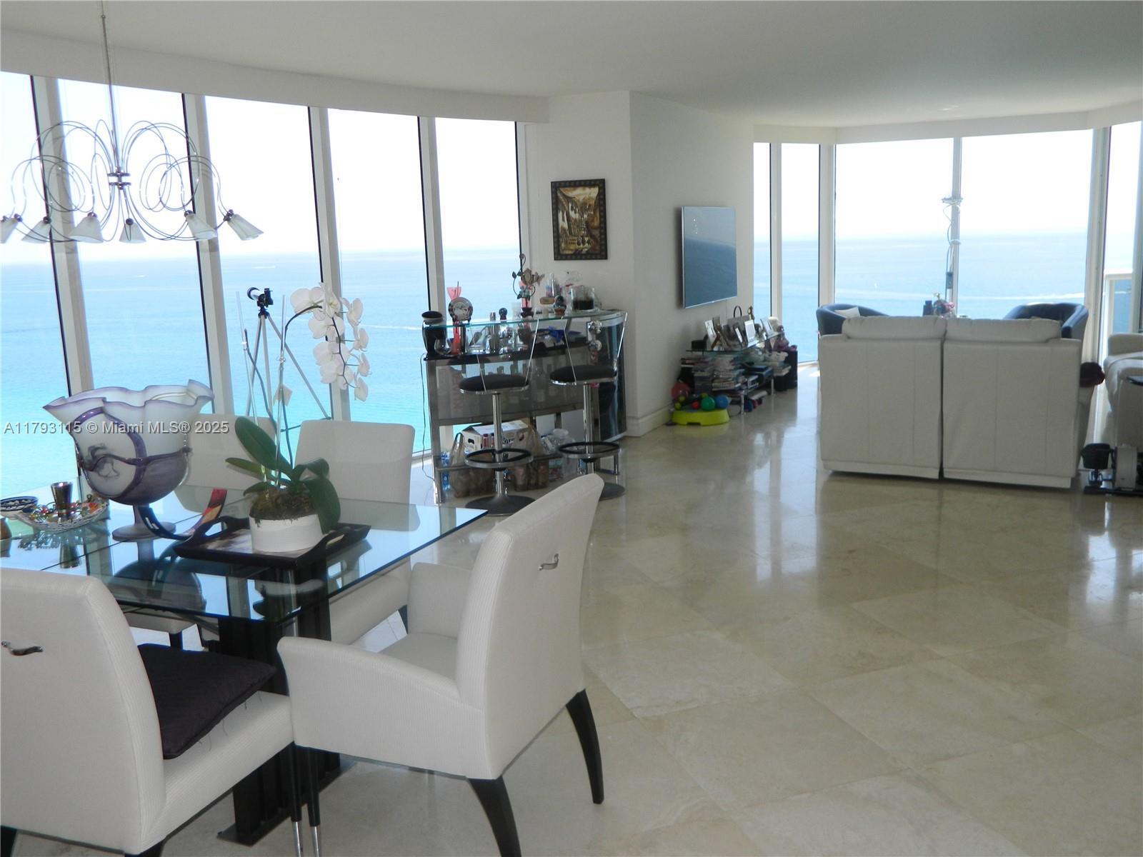Building Photo - 17555 Collins Ave