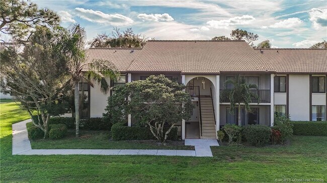 Primary Photo - 1965 SW Silver Pine Way