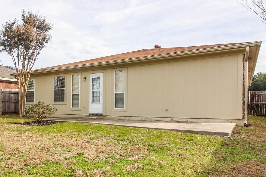 Building Photo - 2092 Paint Pony Ln