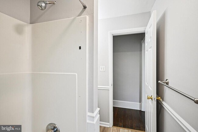 Building Photo - 134 S Main St