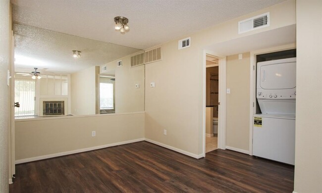 Building Photo - 2120 El Paseo St