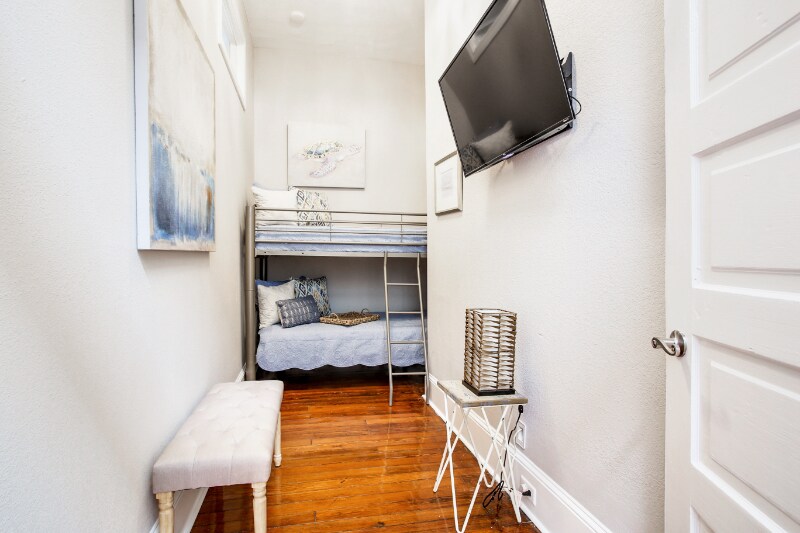 Building Photo - 2903 Lepage St