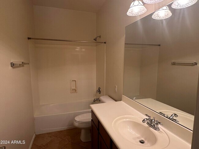 Building Photo - 15022 W Montecito Ave