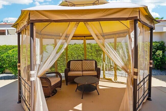 Building Photo - 75294 St Andrews Ct