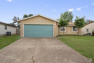Building Photo - 2204 Silver Spur Dr