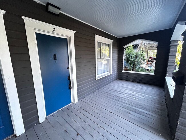 Building Photo - 2561 Rosselle St