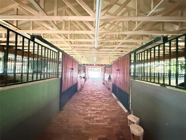 Building Photo - 5877 SW 123rd Ave