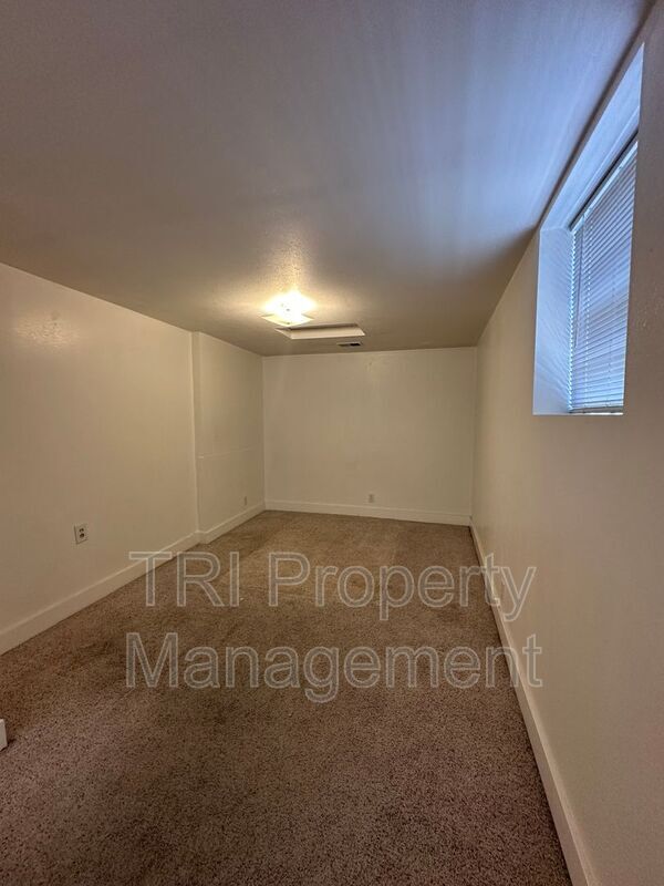 Building Photo - 2304 9th Ave
