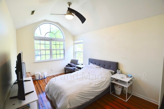 Building Photo - 813 Harbor Pl Dr