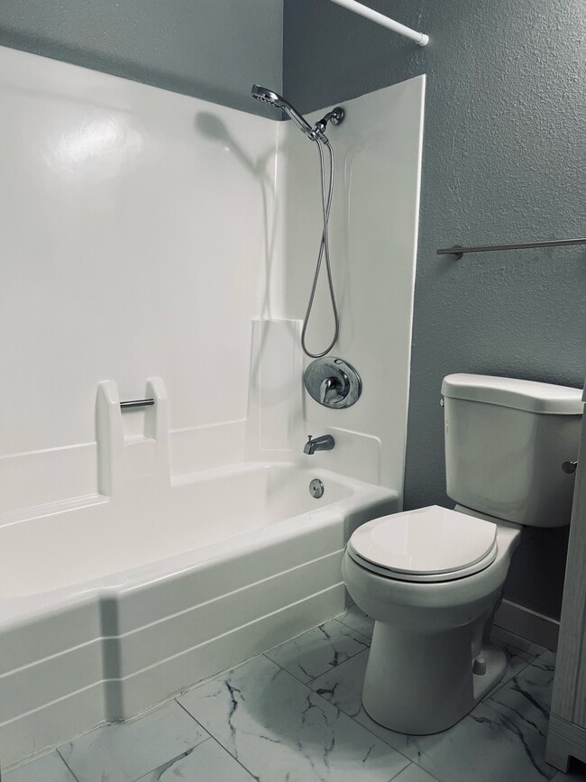 Building Photo - 3826 Monroe Ave