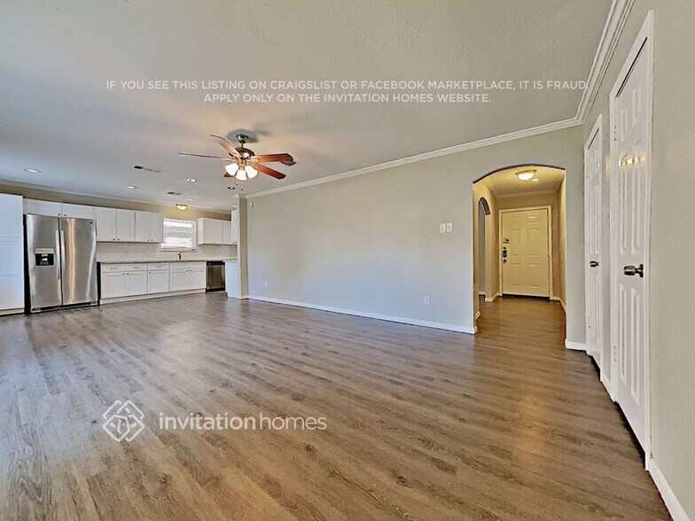 Building Photo - 2705 Coy Dr