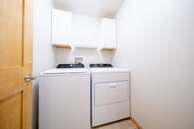 Building Photo - 9726 St Andrews Dr
