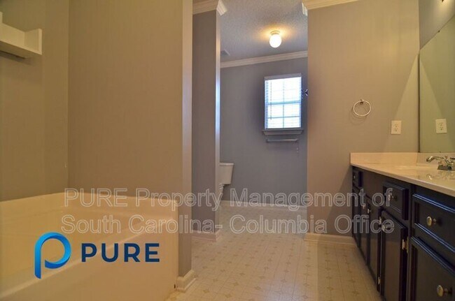 Building Photo - 209 Pine Loop Dr