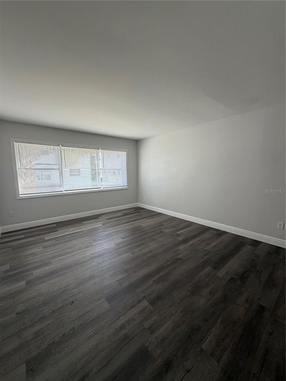 Building Photo - 320 W Howry Ave