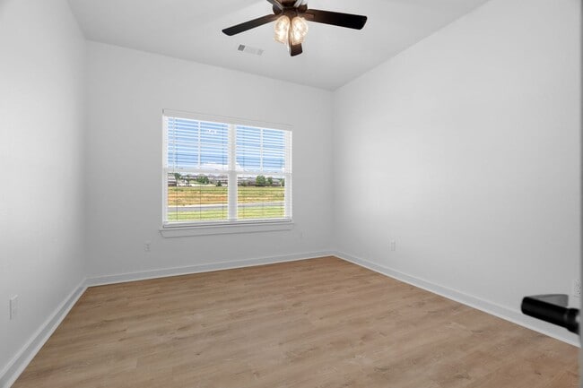 Building Photo - 8705 Cantera Dr