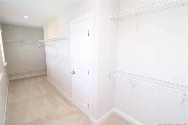 Building Photo - 240 Mystwood Hollow Cir