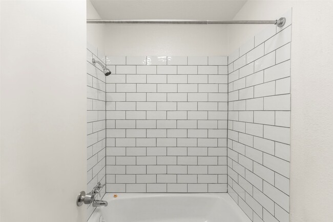 Building Photo - 2229 Mimosa Dr