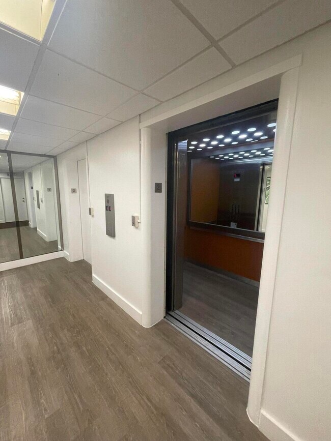 Building Photo - 880 NE 69th St