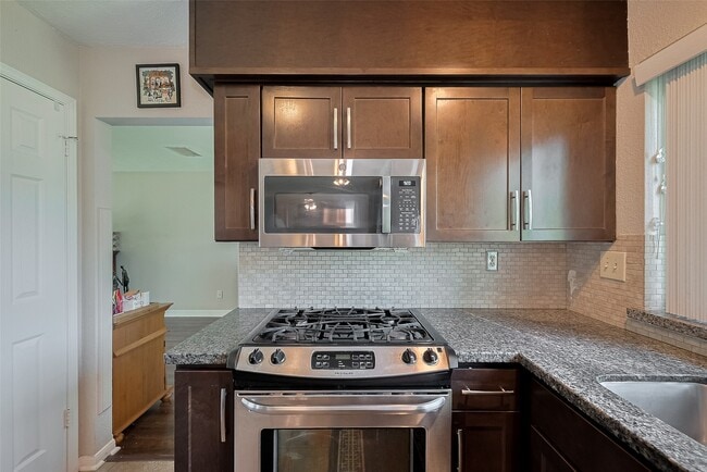 Building Photo - 3426 Hidden Creek Dr