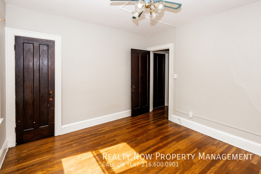 Building Photo - 3765 W 134th St