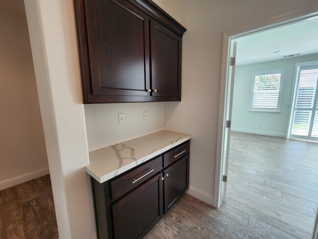 Building Photo - 1160 Brighton Way