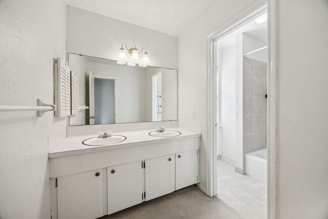 Building Photo - 12826 Westmere Dr