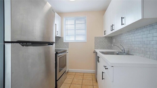 Building Photo - 540 15th St