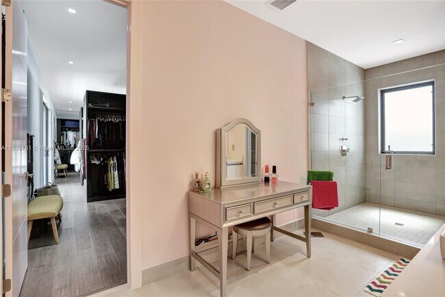 Building Photo - 16709 Botaniko Dr N