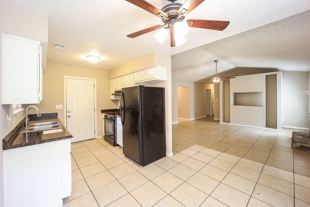 Building Photo - 266 Montego Cir