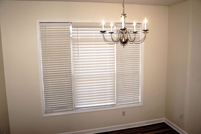 Building Photo - Spalding Co. Townhouse