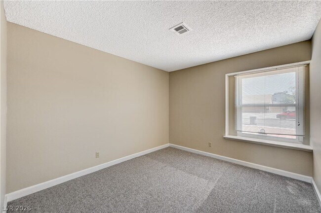 Building Photo - 6813 W Greydawn Dr