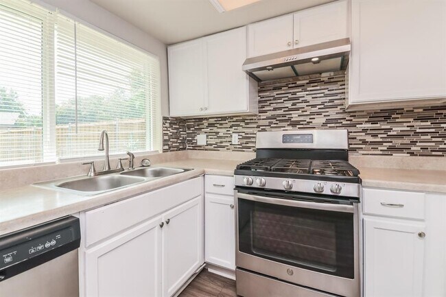 Building Photo - 1406 Ridgecrest Dr
