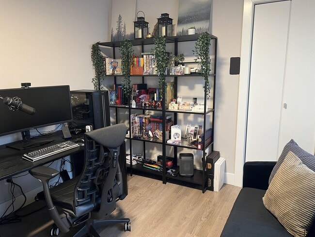 Building Photo - 4179 SE 68th Ave