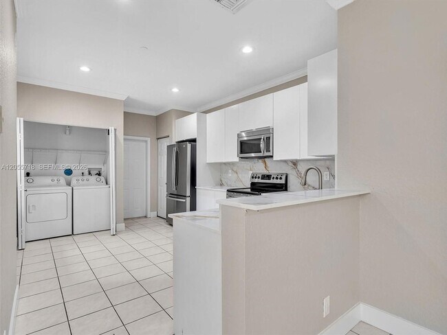 Building Photo - 4283 Vineyard Cir