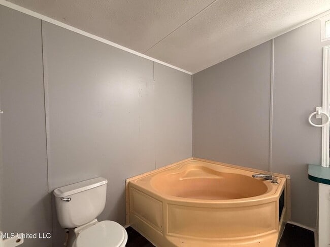 Building Photo - 505 Hillview Ct