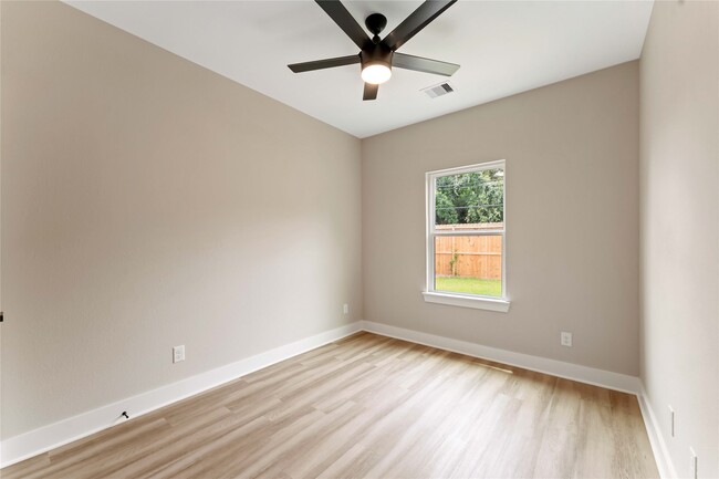 Building Photo - 9514 Ashville Dr