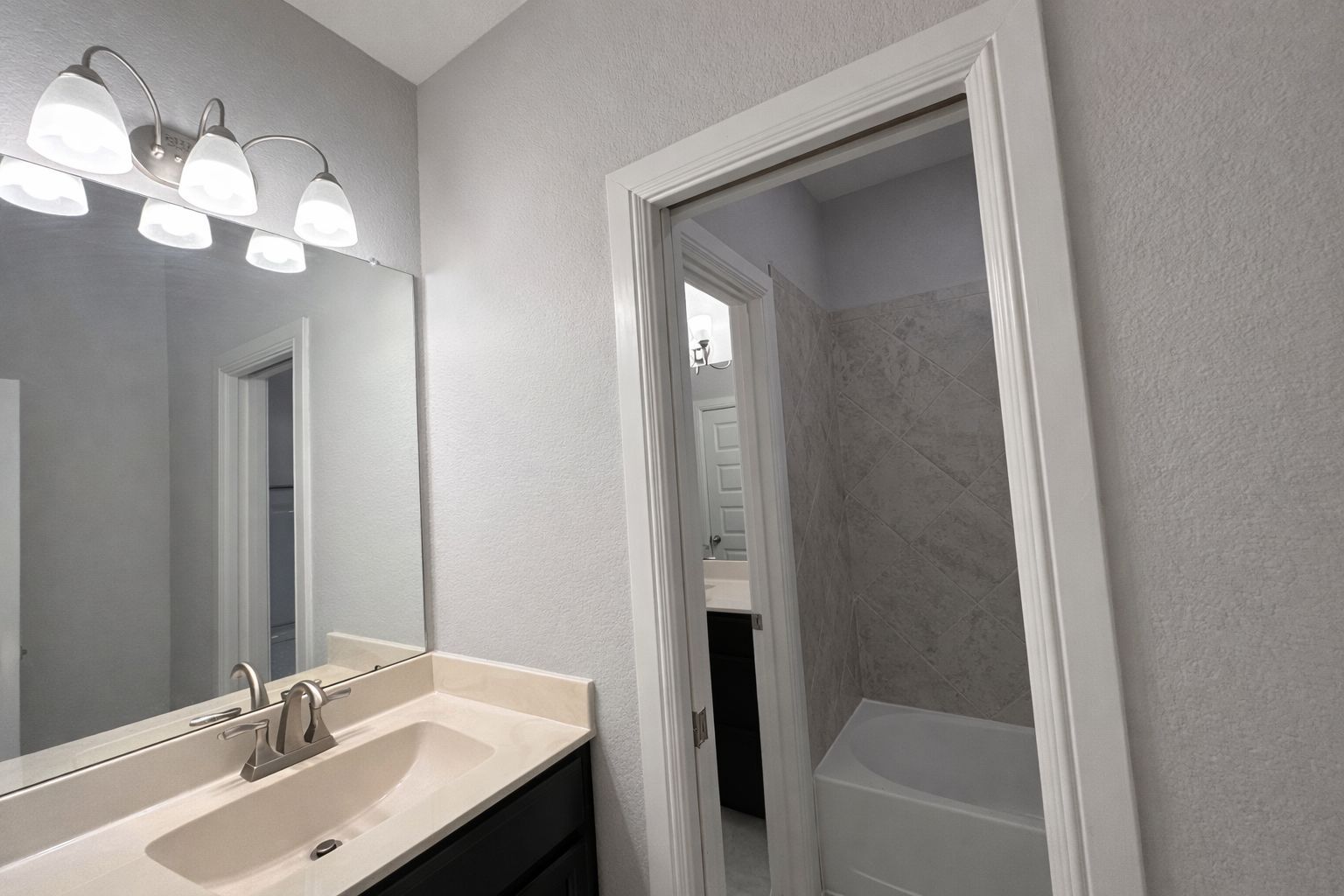 Building Photo - 2406 Trocadero Ln