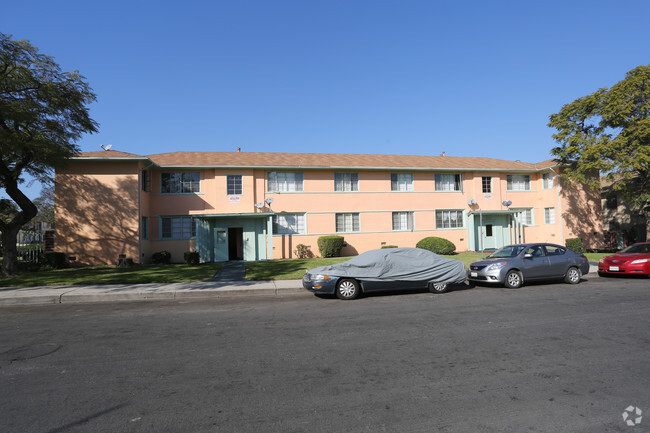 4143 Buckingham Rd - Buckingham Apartments