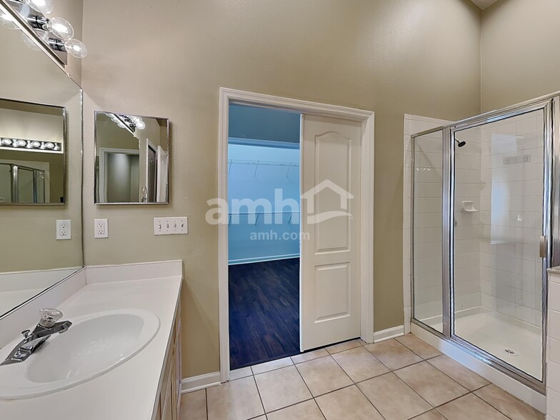 Building Photo - 30839 St Vincent Ct