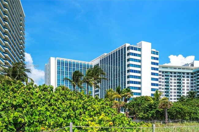 Building Photo - 5055 Collins Ave