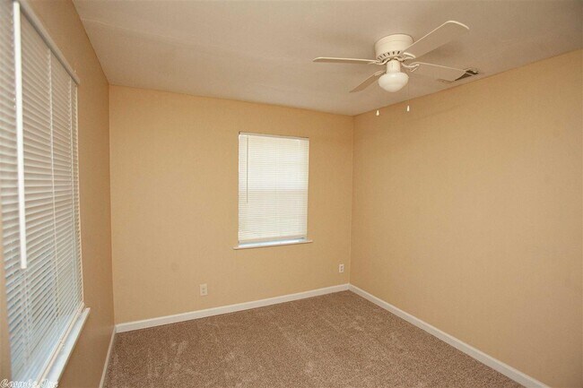 Building Photo - 106 Borroughs Rd