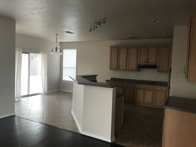 Building Photo - 211 Verde Oak