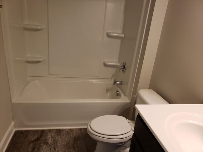 Building Photo - Beautiful brick home with many amenities!