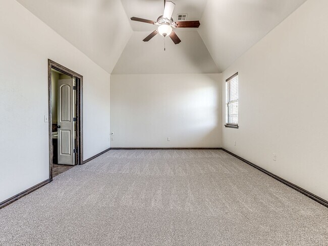 Building Photo - Luxury Rental Home in Edmond Schools + Community Pool