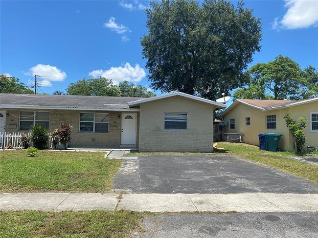 Building Photo - 5411 NW 16th Ct