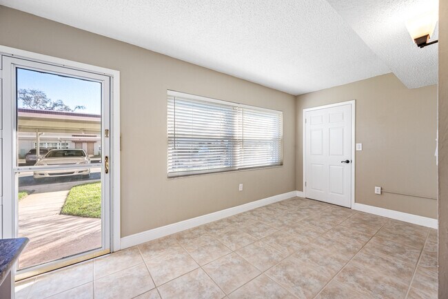 Building Photo - 10033 64th Ave N