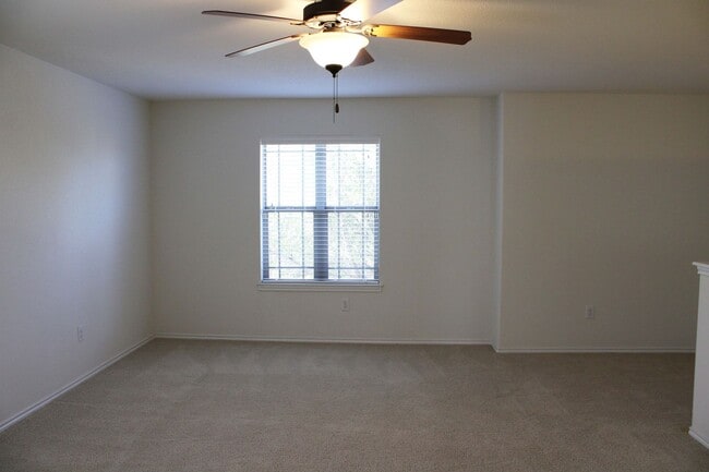 Building Photo - 3-BEDROOM IN WOODS OF ALON