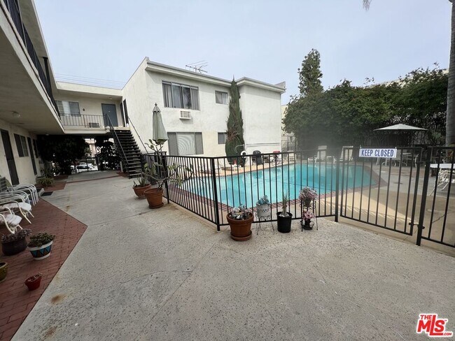 Building Photo - 18600 Burbank Blvd