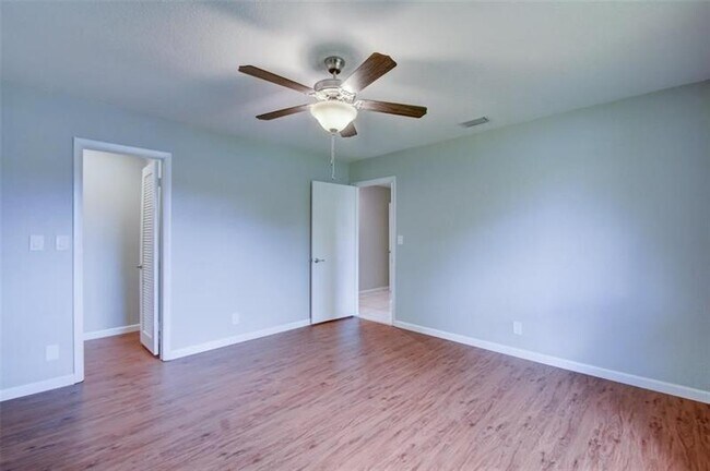 Building Photo - 637 NW 100th Ln